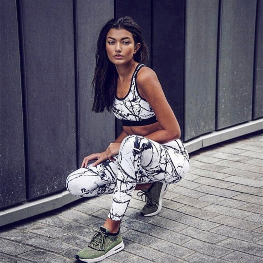 Women Yoga Slim  Black & White Print Sports set